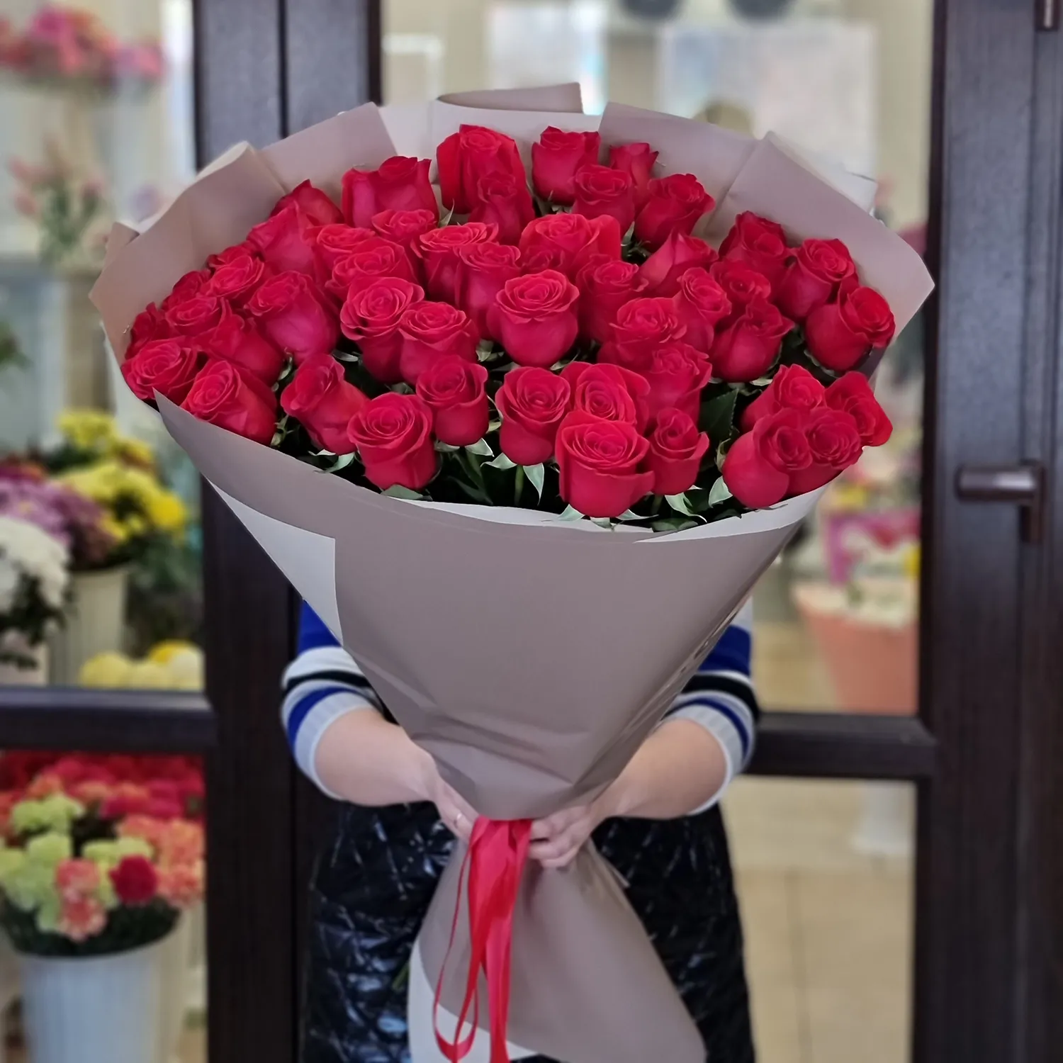 51 голландская красная роза