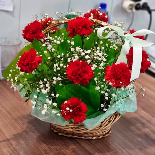 Композиция из гвоздик