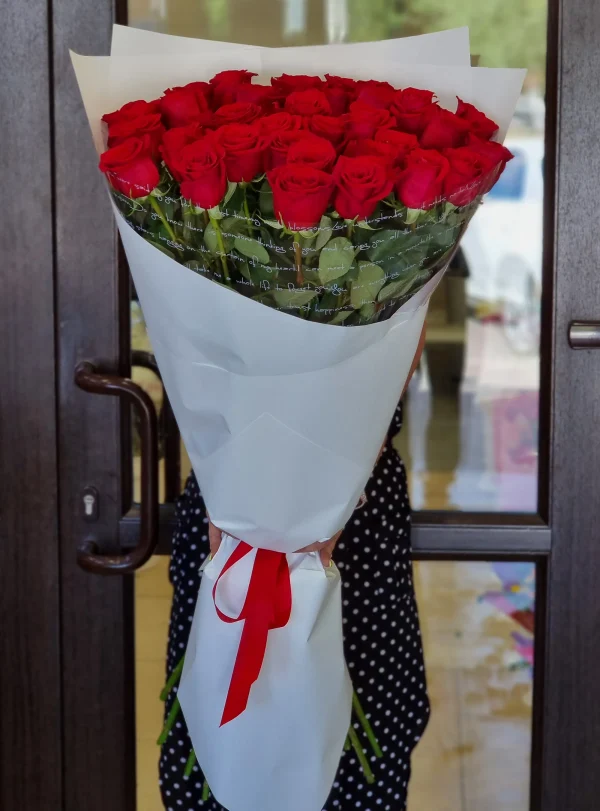 25 красных роз