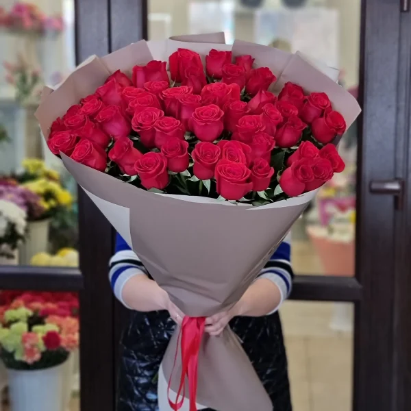 51 голландская красная роза